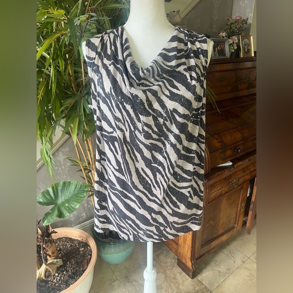 Misook ladies, large sleeveless cow neck sequin top very good condition large - Picture 9 of 11